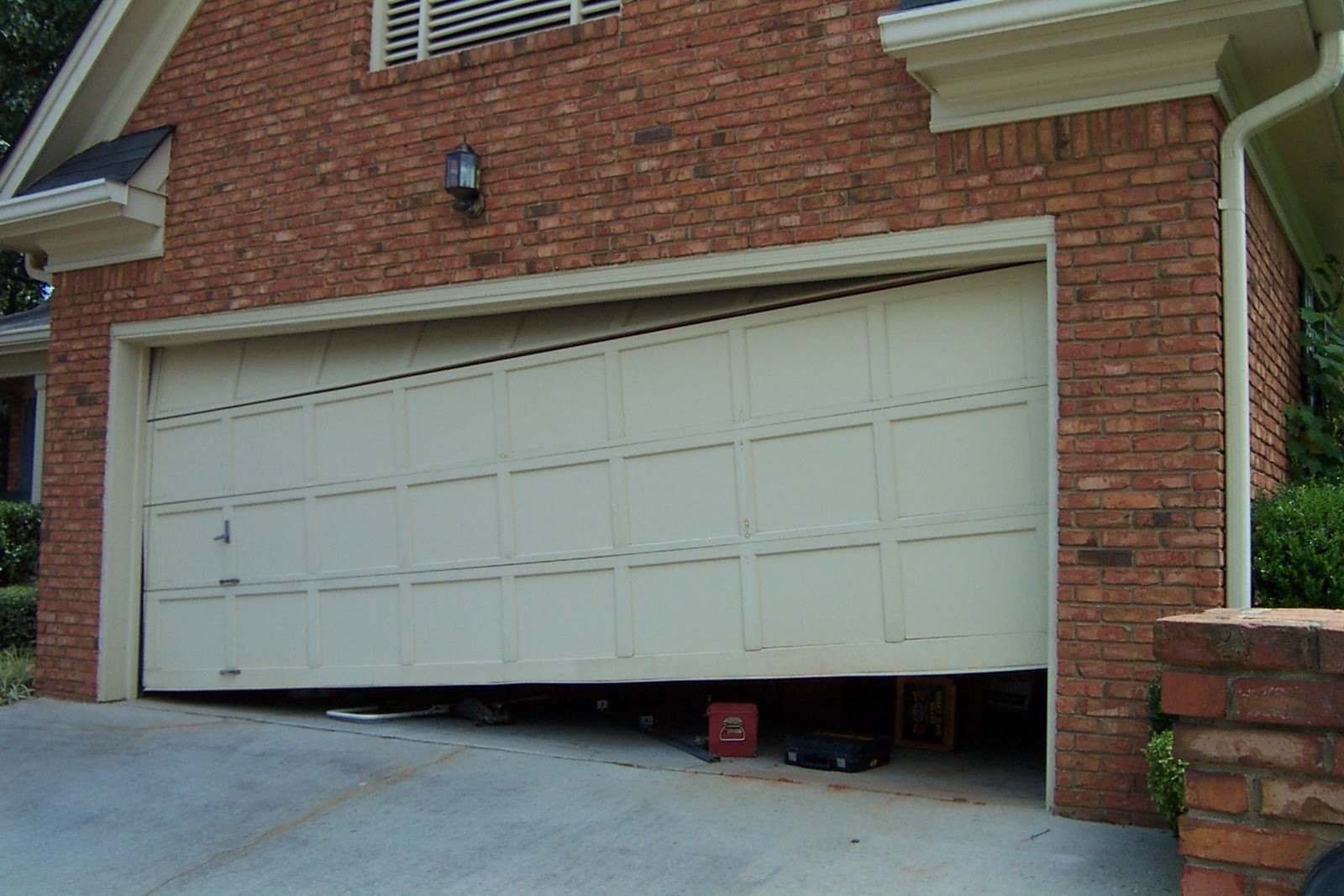 Garage door sales, installation and service near me